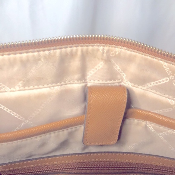 MICHAEL KORS light brown MADDIE lap top tote. - Picture 16 of 16